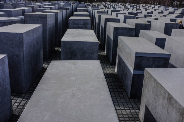 památník_holocaustu_barlín
