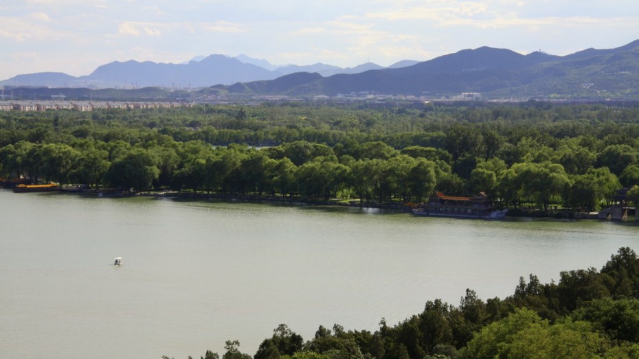 Letní palác, jezero Kunming, Peking